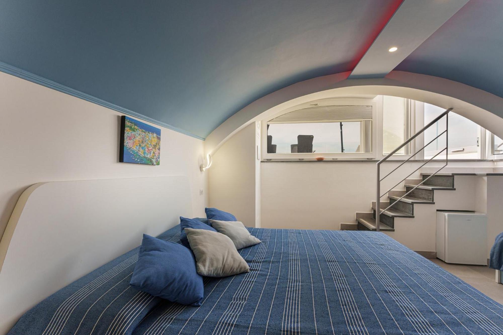 Le Rondinelle Rooms Procida Exteriör bild