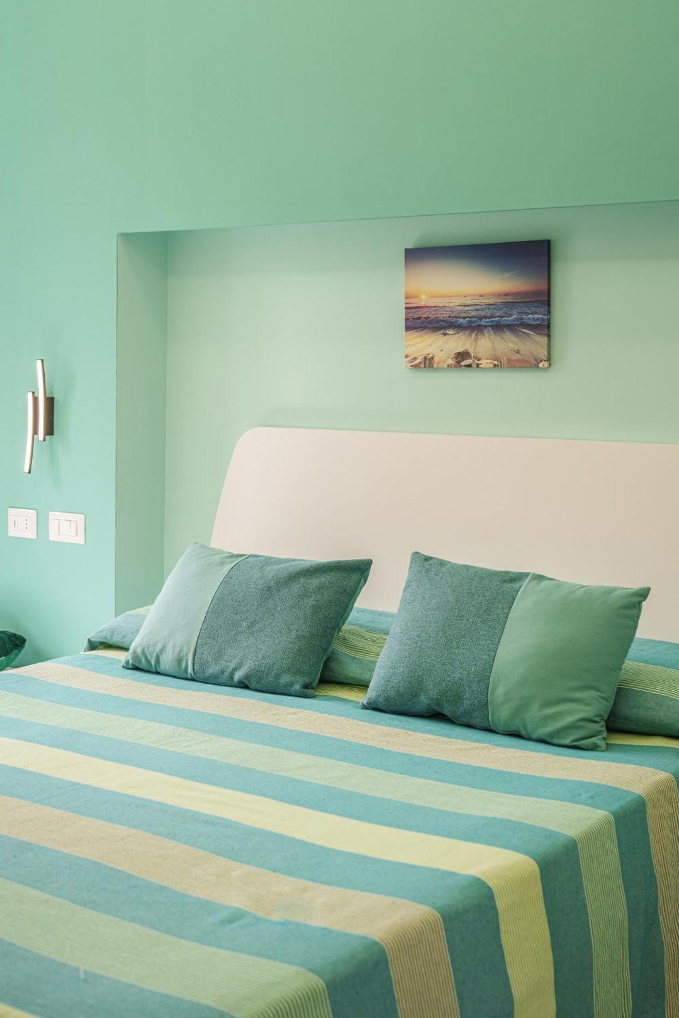 Le Rondinelle Rooms Procida Exteriör bild